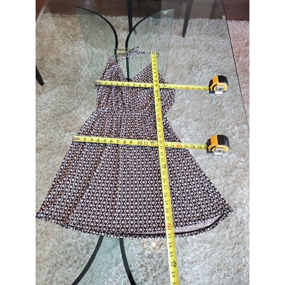 BCBGeneration White & Black Printed Surplice Halter V-Neck Knee Length Dress XS - Picture 7 of 13